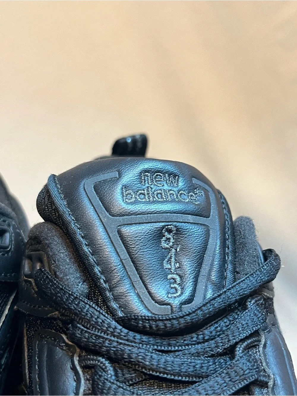 New Balance 843 Women’s Black Walking Shoes WW843BK Size 7.5